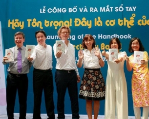 Lễ ra mắt cuốn sổ tay 